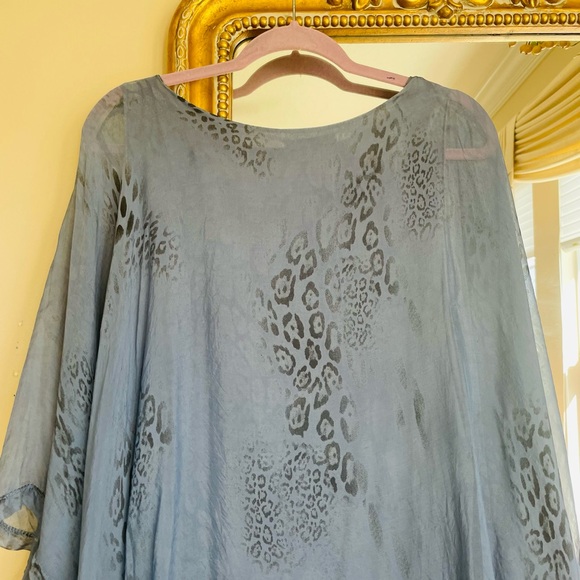 Tempo Paris Gorgeous Hand Dyed Blue Shade Silk Blend
Poncho Style Top Lg - Picture 7 of 8